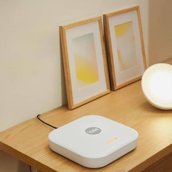 Découvrez notre test complet du kit d'alarme Yale : fonctionnalités, installation et avantages de la sécurité connectée sans engagement mensuel. 