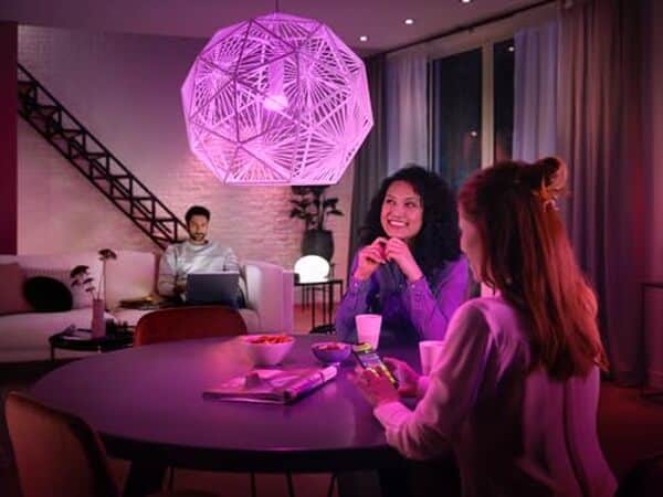 Découvrez notre test détaillé du kit Philips Hue : ampoules intelligentes, installation facile et contrôle à distance pour transformer votre maison en éclairage connecté. 